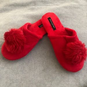 Banana Republic Pom Slippers (Size 7.5)